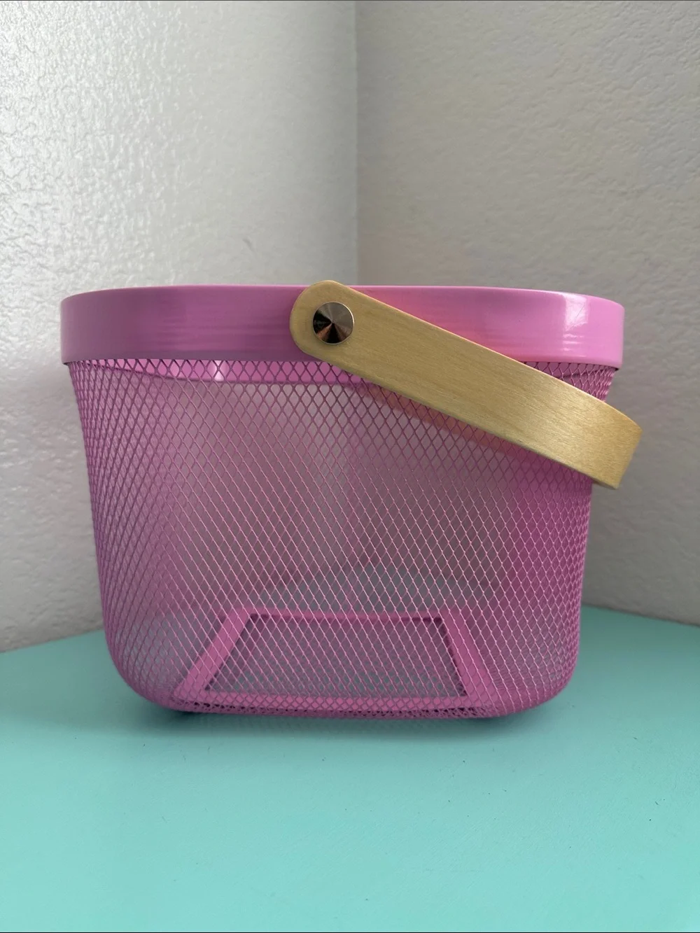 RISATORP (IKEA) Wire square pink basket with a wooden handle, size: 9¾”x7”-used